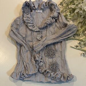 Pile Ou Face France Chic Ruffled Blouse in Gray